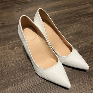 NEW SNAKESKIN HEELS SZ 6.5